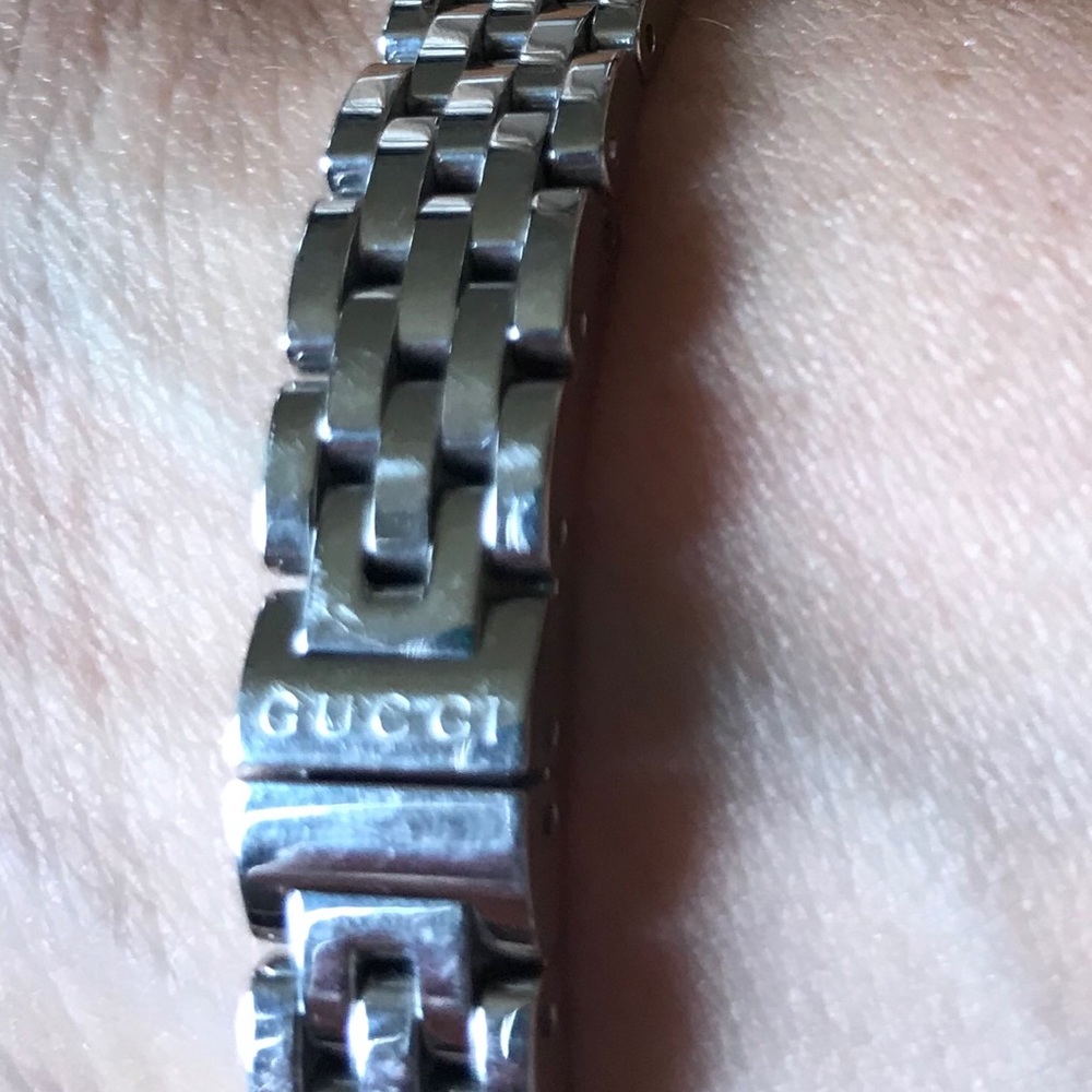 Gucci G-Frame Ladies Watch YA128501 - Picture 7 of 8
